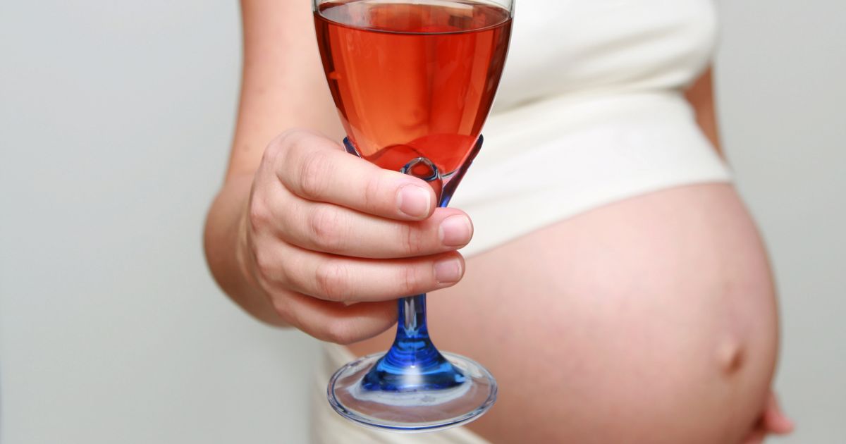 Pot sau nu femeile insarcinate sa bea alcool?