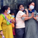 India stabileste un nou record de 412K de cazuri COVID-19, aproape decese 4K, pe masura ce infectiile se raspandesc