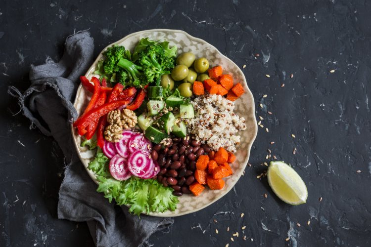 Cum sa incepi o dieta vegana: sfaturi si recomandari