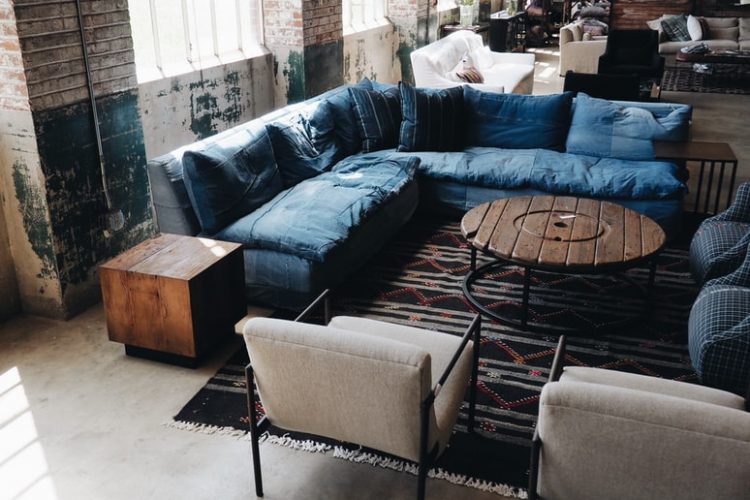Amenajarea livingului in stil industrial – 3 idei