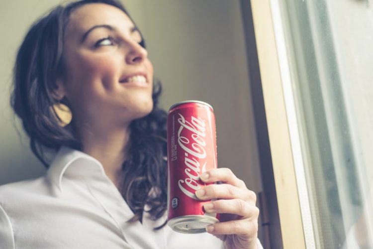 Cat zahar are Coca-Cola si cum ne afecteaza organismul?
