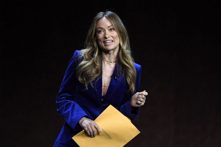 Olivia Wilde primeste documentele legale pentru custodia copiilor sai la prezentarea filmului sau din Las Vegas