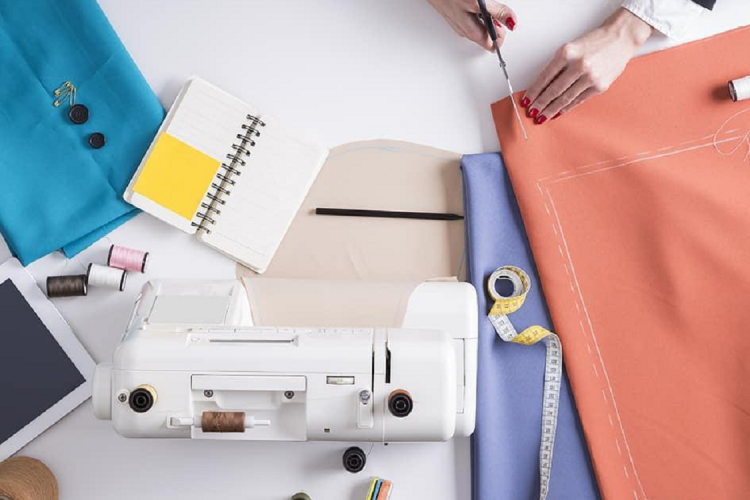 Vrei o mașină de cusut profesională? TOP 10 detalii după care să te uiți