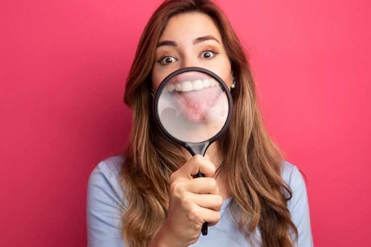 Cum să &icirc;ți menții dinții sănătoși pentru mai mult timp