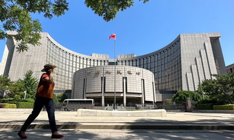 China dezamageste investitorii cu decizia &bdquo;defavorabila&rdquo; privind rata cheie a dobanzii