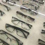 Cum sa alegi ramele potrivite pentru ochelarii tai