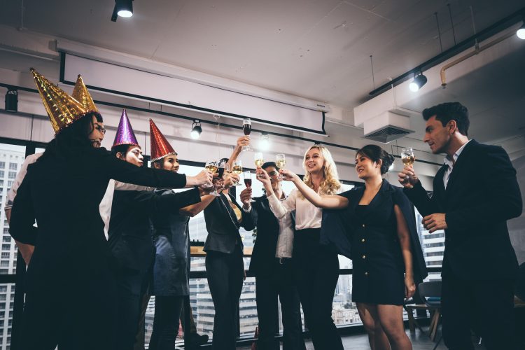 Organizarea Evenimentelor de Divertisment Pentru Clienți și Parteneri de Afaceri: Un Ghid Creativ