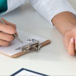 7 intrebari de pus inainte de a lua o reteta de la doctor