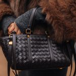 Genți de damă casual vs elegante: cum faci diferența &icirc;n mod practic